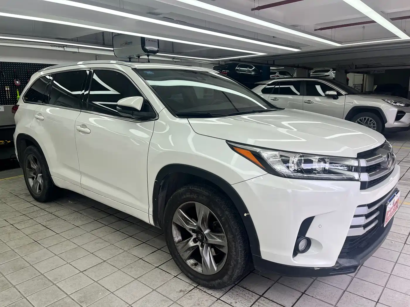 TOYOTA HIGHLANDER