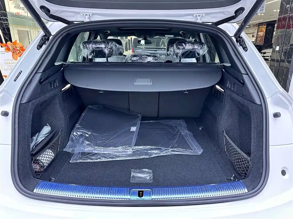Audi Q5L 2024 Model 40 TFSI Luxury Dynamic фото 22