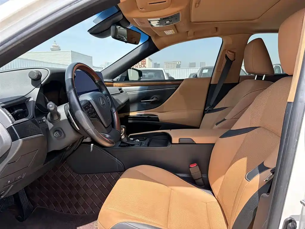 Lexus ES 2022 200 Luxury Edition фото 12