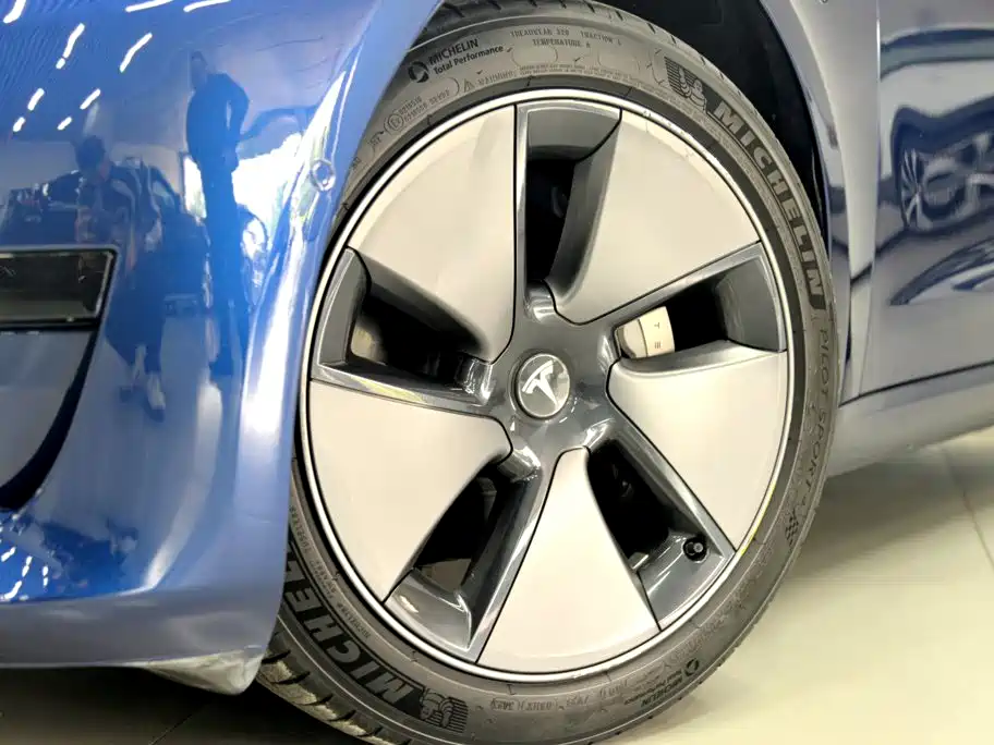 Фото 22 - Tesla Model 3