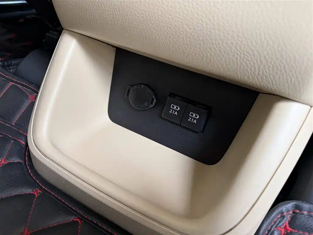 Toyota Highlander 2018 2.0T 2WD Elite 7-seater (China V) фото 32