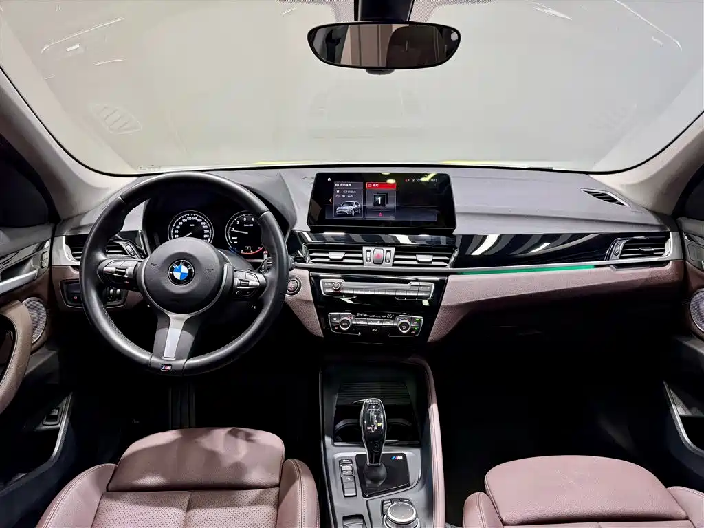 BMW X1 2022 sDrive25Li Leading фото 14