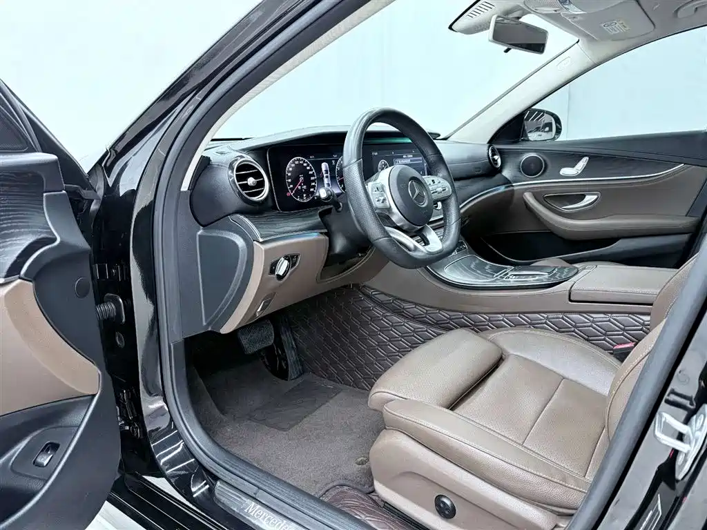 Mercedes-Benz E-Class 2019 E 200 L Sport фото 12