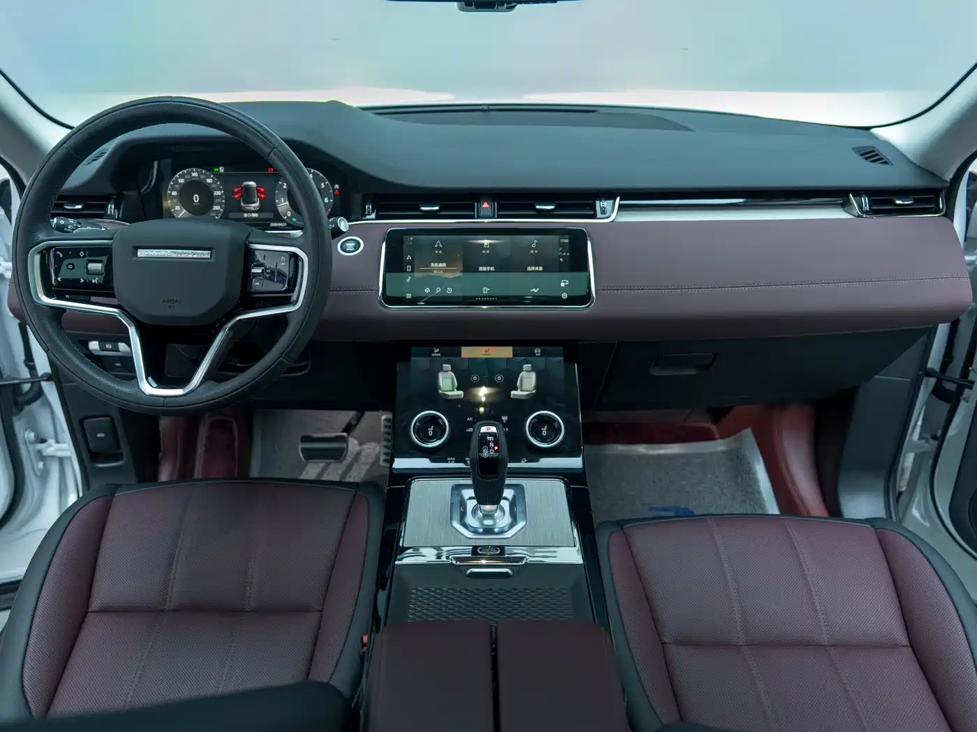 Land Rover Range Rover Evoque 2023 Range Rover Evoque L 249PS Luxury Edition фото 10
