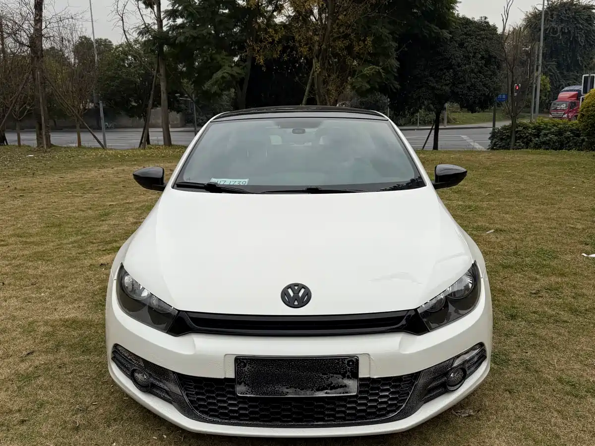Volkswagen Scirocco 2011 2.0TSI Luxury фото 2