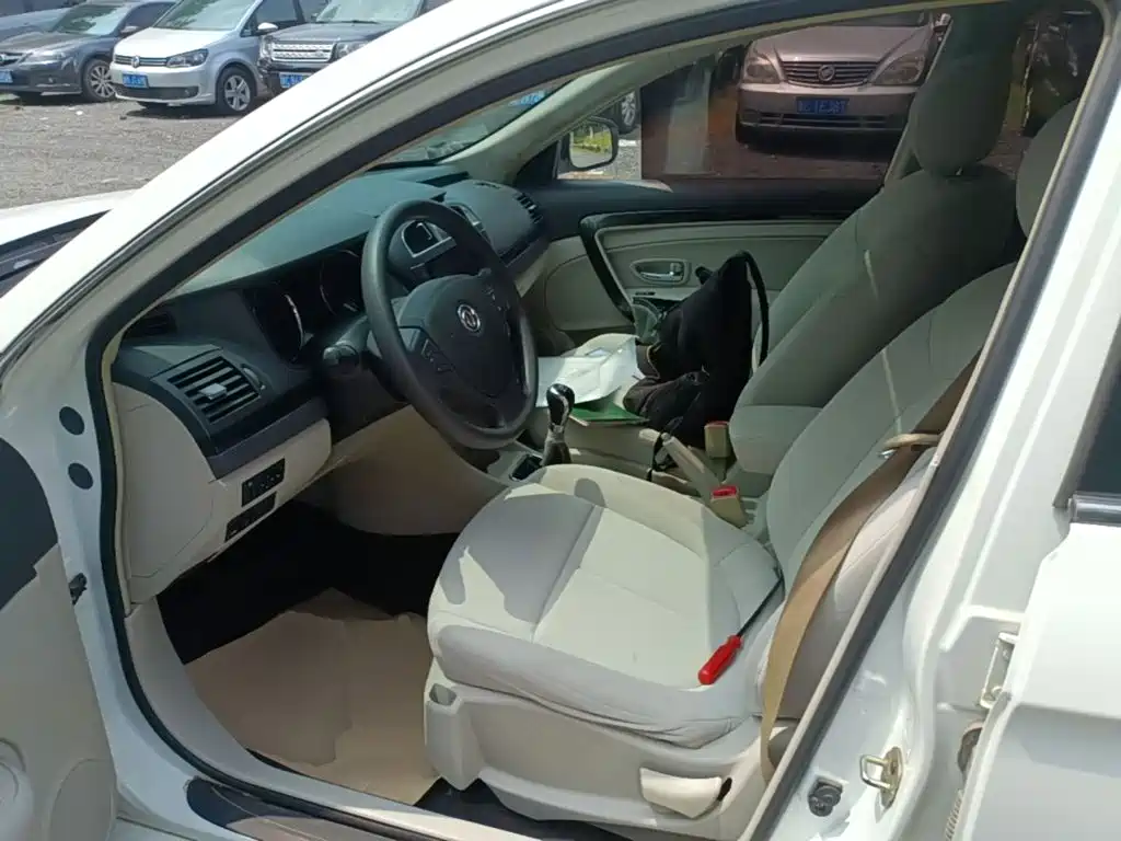 Dongfeng Aeolus Dongfeng Fengshen A60 2019 2016 1.5L Manual Premium
