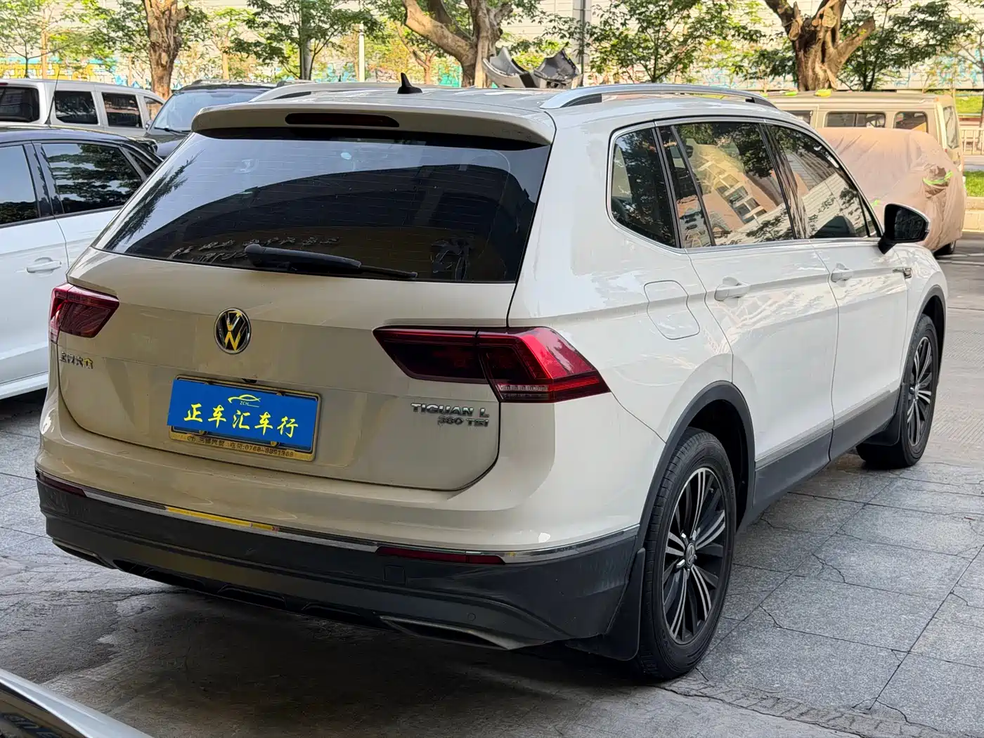 Volkswagen Tiguan L 2017 380TSI Automatic 4WD Luxury Edition фото 4