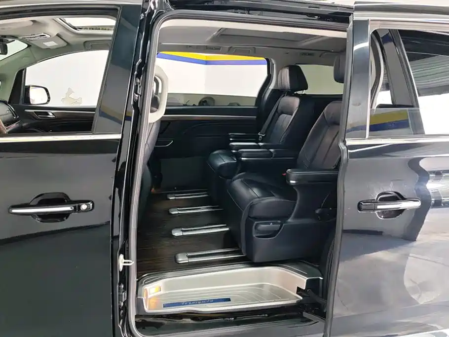 GAC Trumpchi Trumpchi M8 2021 Leading Show Series 390T Prestige Edition фото 11