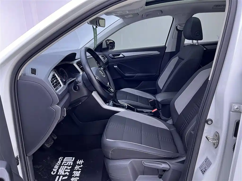 VOLKSWAGEN T ROC EXPLORING SONGS