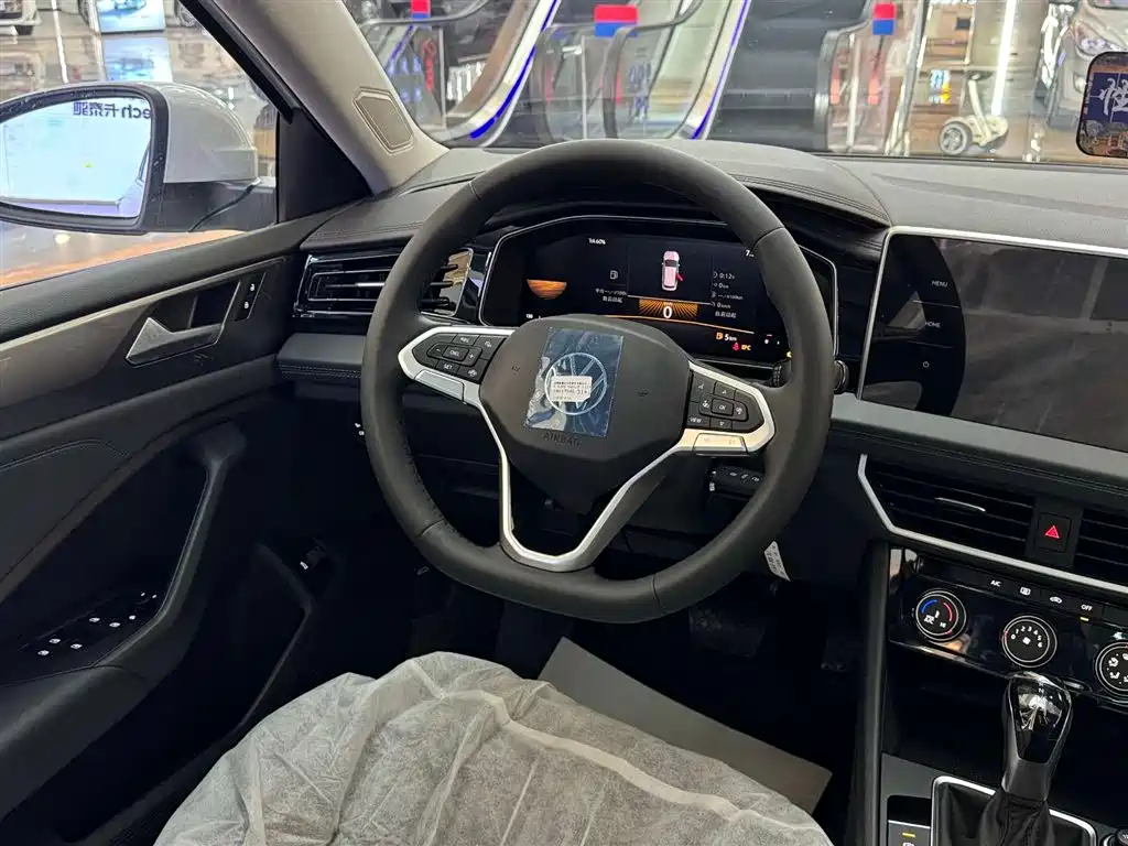 Volkswagen Sagitar 2025 Model Year Facelift 300TSI DSG Soaring Edition фото 32