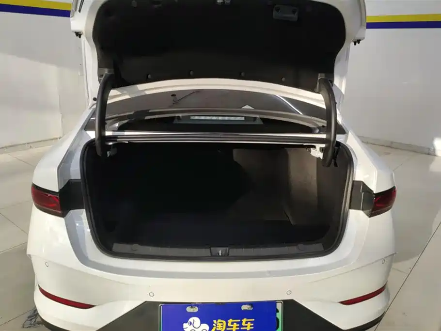 BYD Qin PLUS 2025 DM-i Smart Drive 55KM Leader фото 4