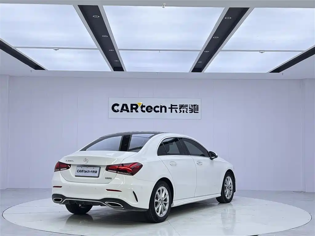 Mercedes-Benz A-Class 2020 A 200 L Sport Sedan фото 5