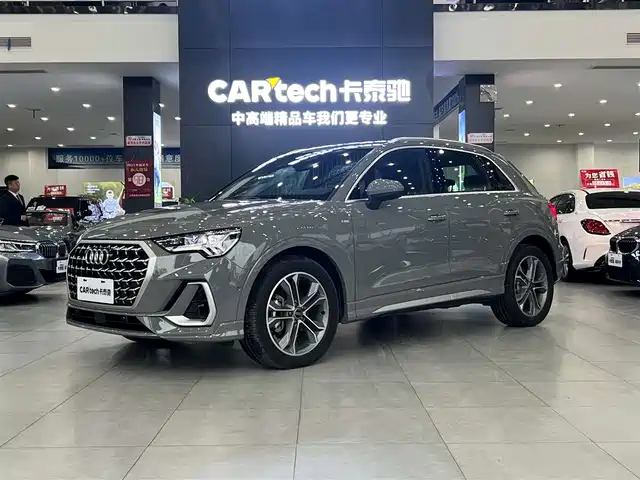 AUDI Q3 2024