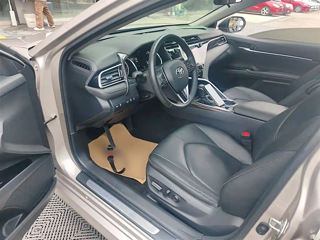 Toyota Camry 2019 Facelift 2.0G Luxury Edition фото 12