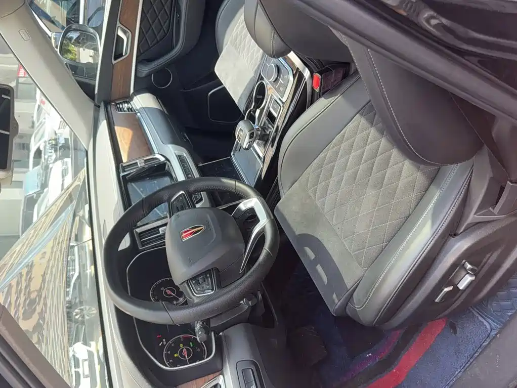 Photo 14 - Hongqi HS7