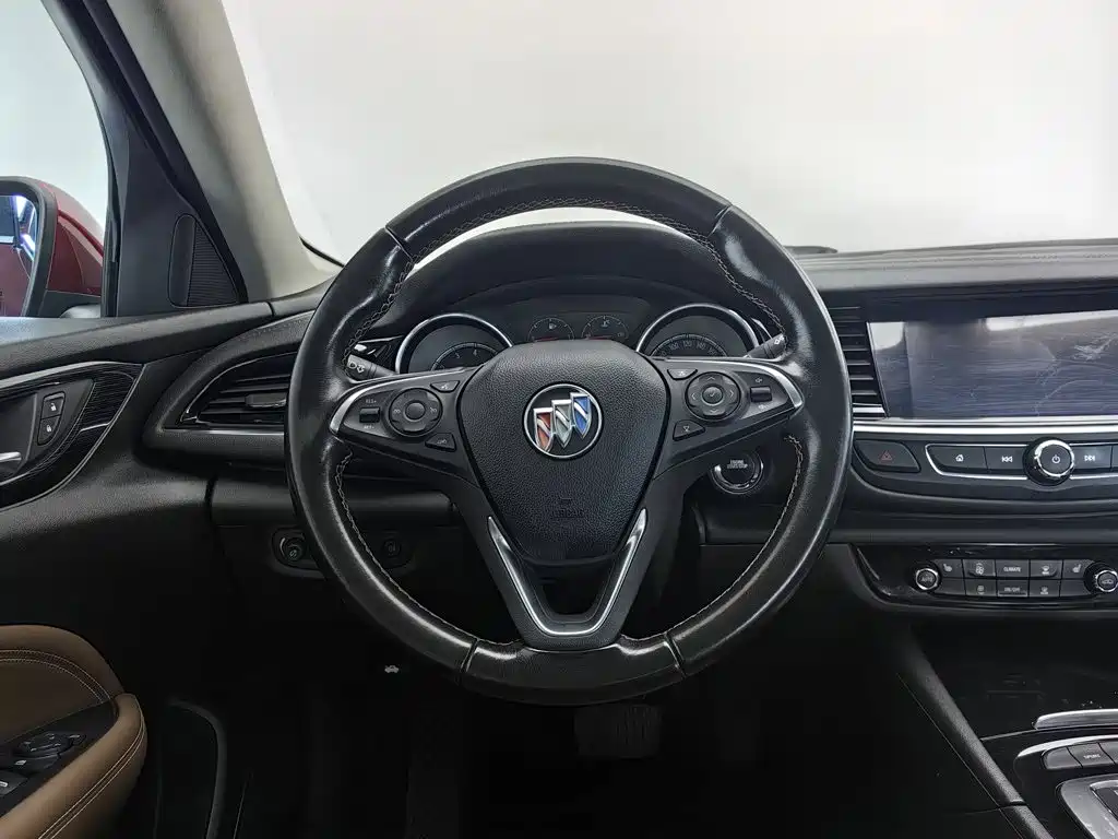 Фото 11 - Buick Regal