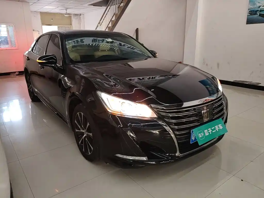 2019 Toyota Crown