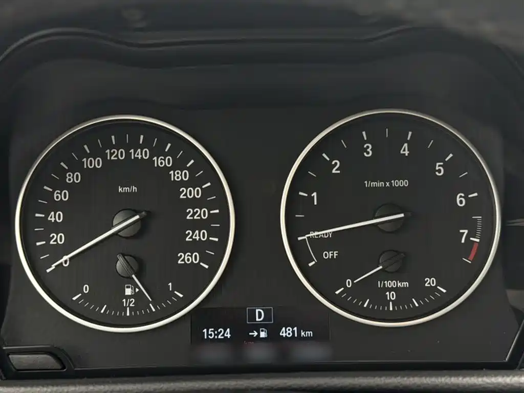BMW 2 Series Touring 2016 220i Leading Model фото 4