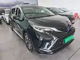 Фото 4 - Toyota Granvia