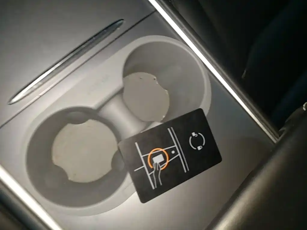 Фото 9 - Tesla Model 3