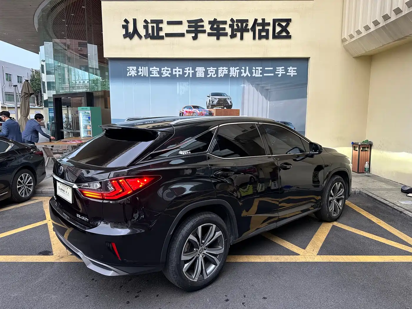 Lexus RX 2016 450h 4WD Luxury Edition фото 27