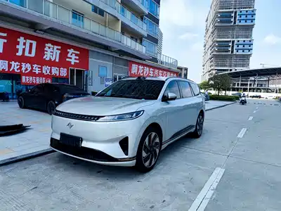 Dongfeng eπ008