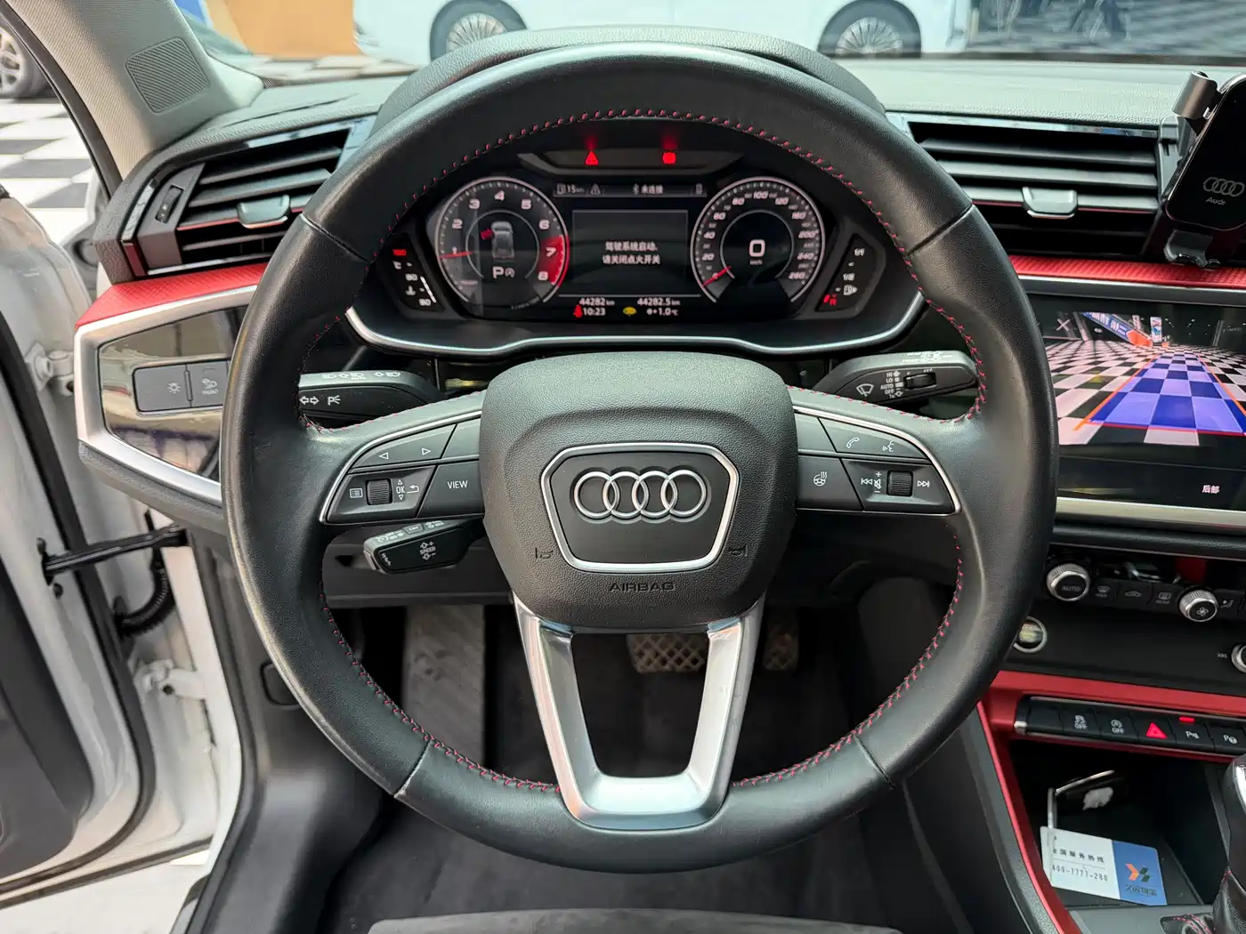 AUDI Q3