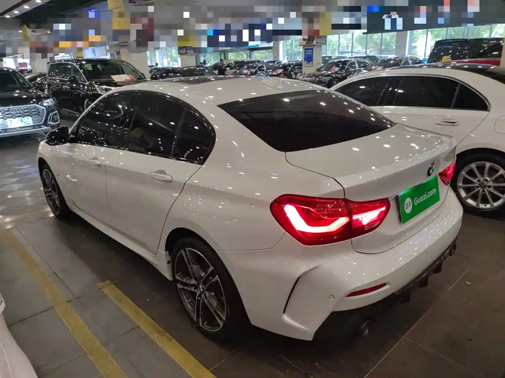 BMW 1 Series 2021 125i M Sport Black Night Edition фото 23