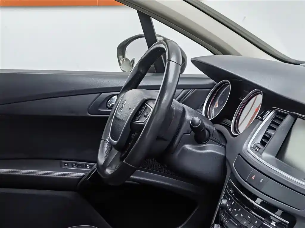 Peugeot 508 2015 1.8THP Auto Flagship Edition фото 22