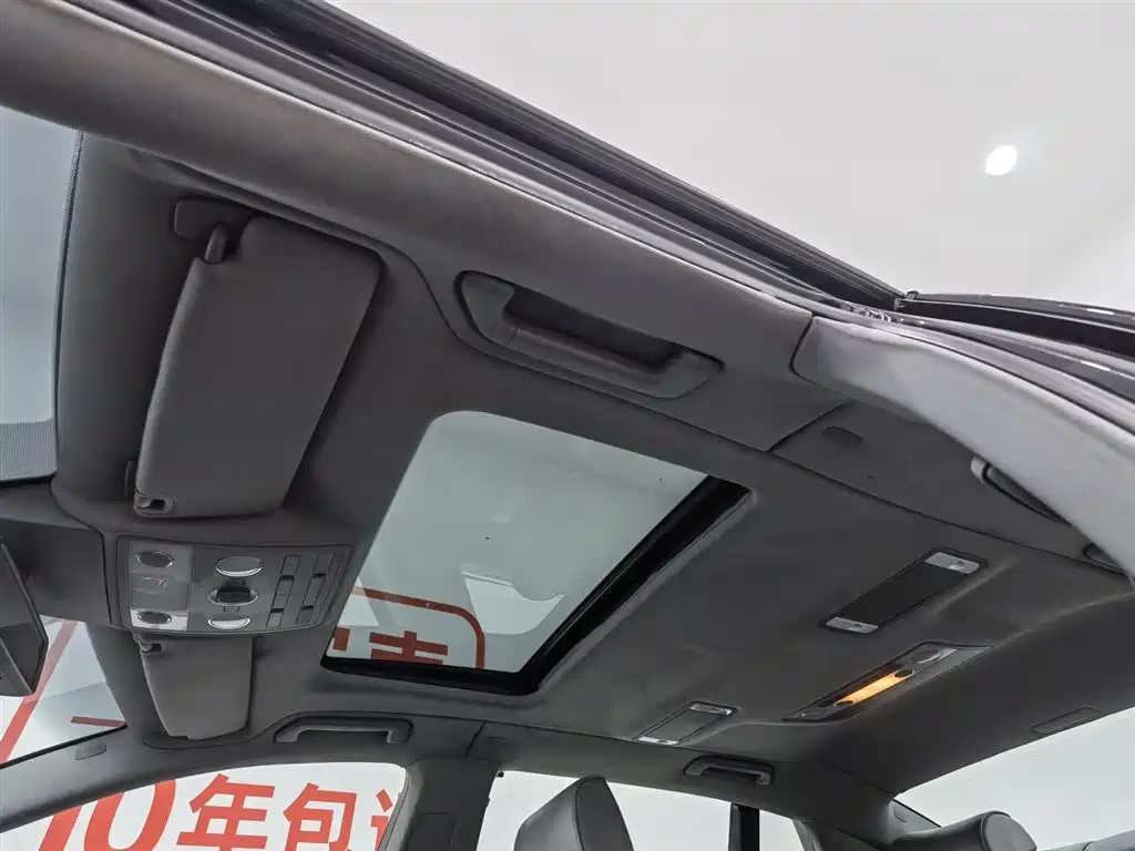 Volkswagen Phaeton 2009 Model 3.6L V6 5-seat Extended Comfort фото 14