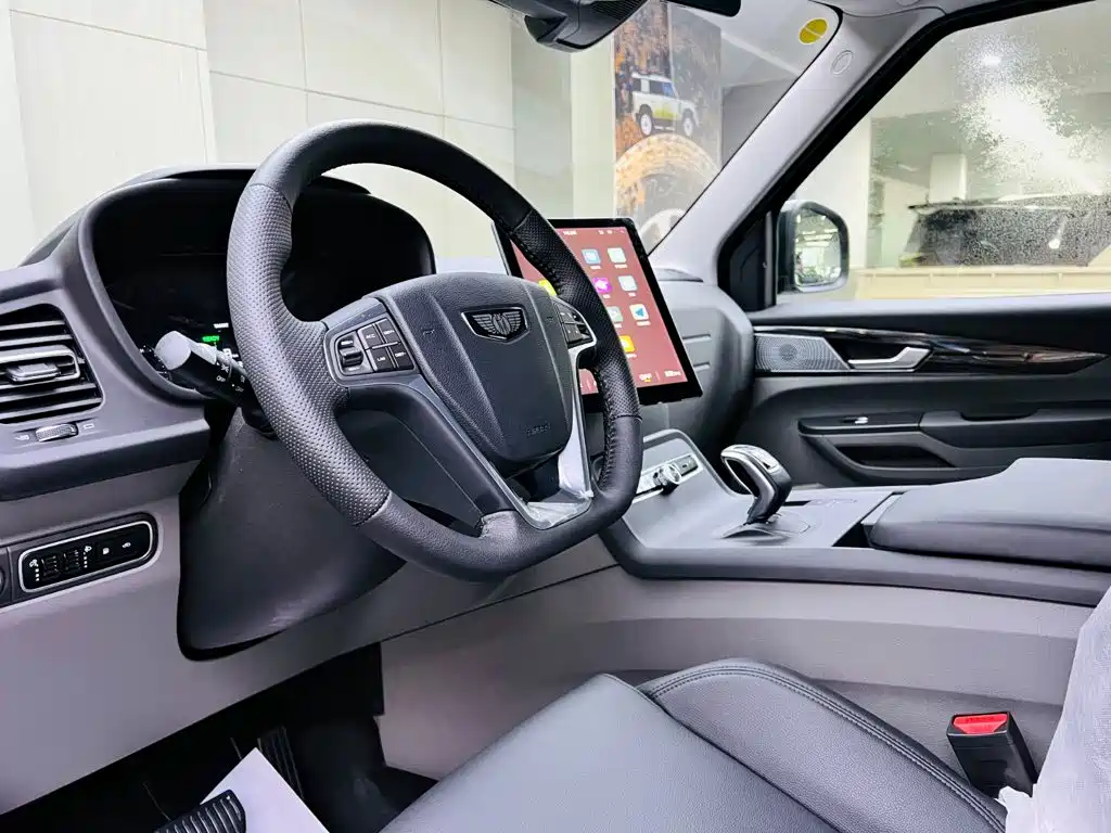 LEVC TX 2024 2023 TX5 Extended Range Travel Edition