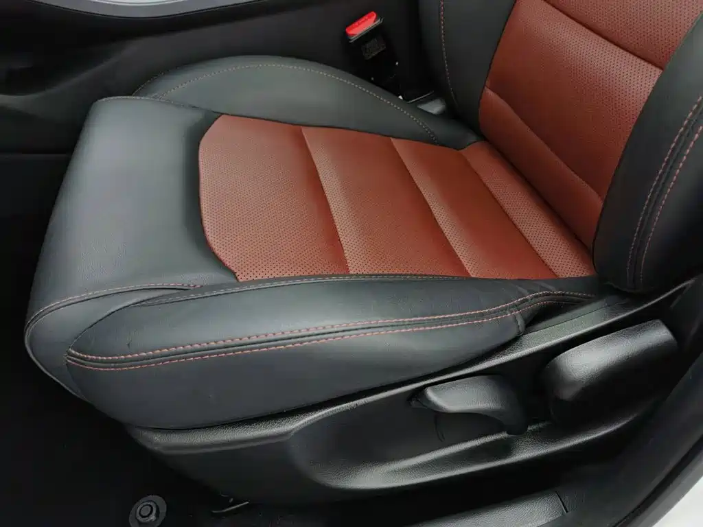 Фото 20 - Geely Vision S1