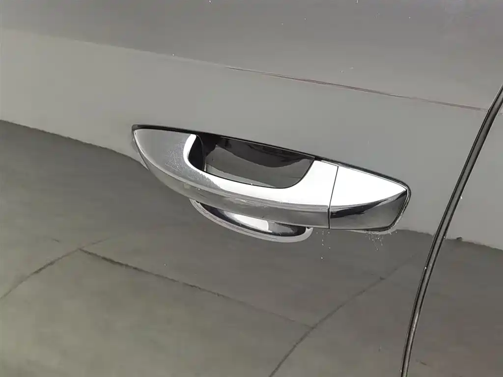 Volkswagen Passat 2016 330TSI DSG Executive Edition фото 18