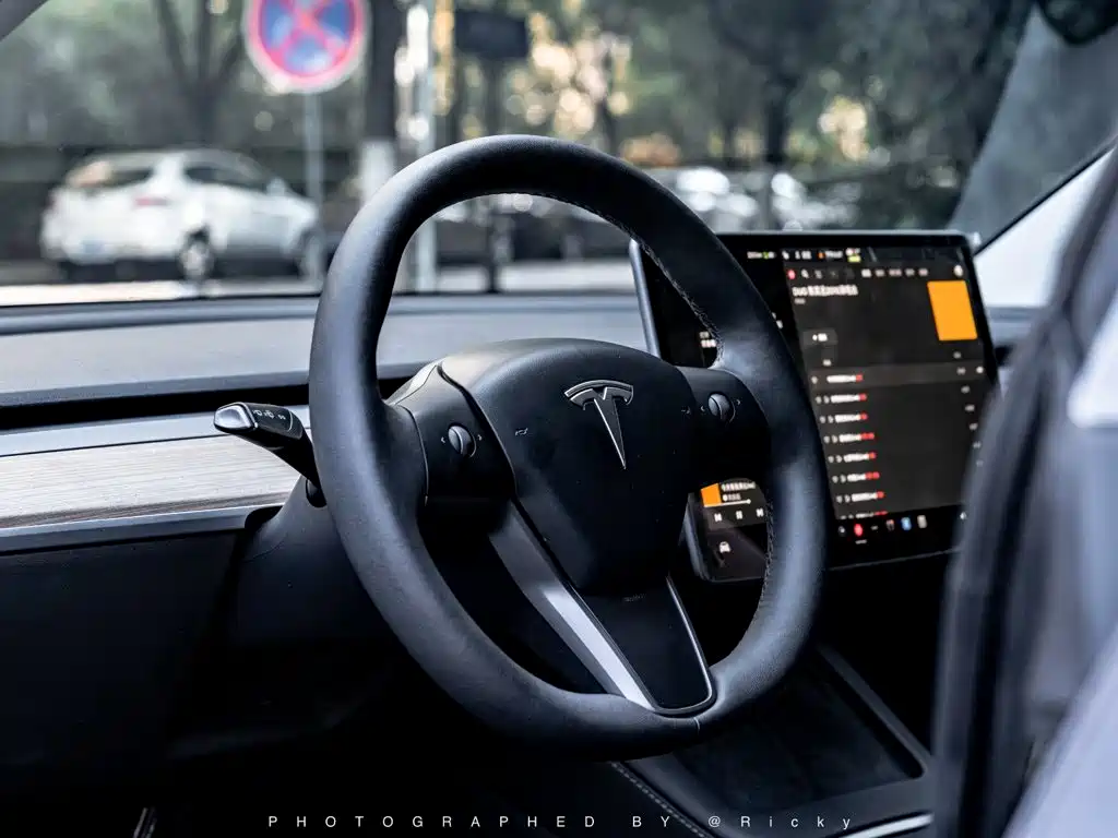 Фото 4 - Tesla Model 3