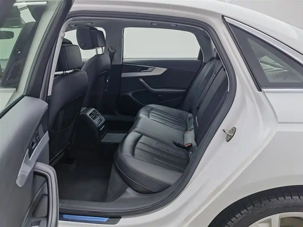 Audi A4L 2020 40 TFSI Luxury Elegance фото 15