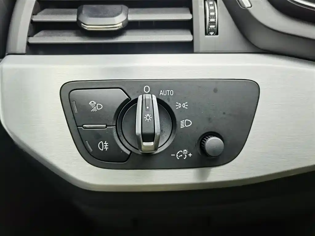 Audi A4L 2020 40 TFSI Luxury Elegance фото 21