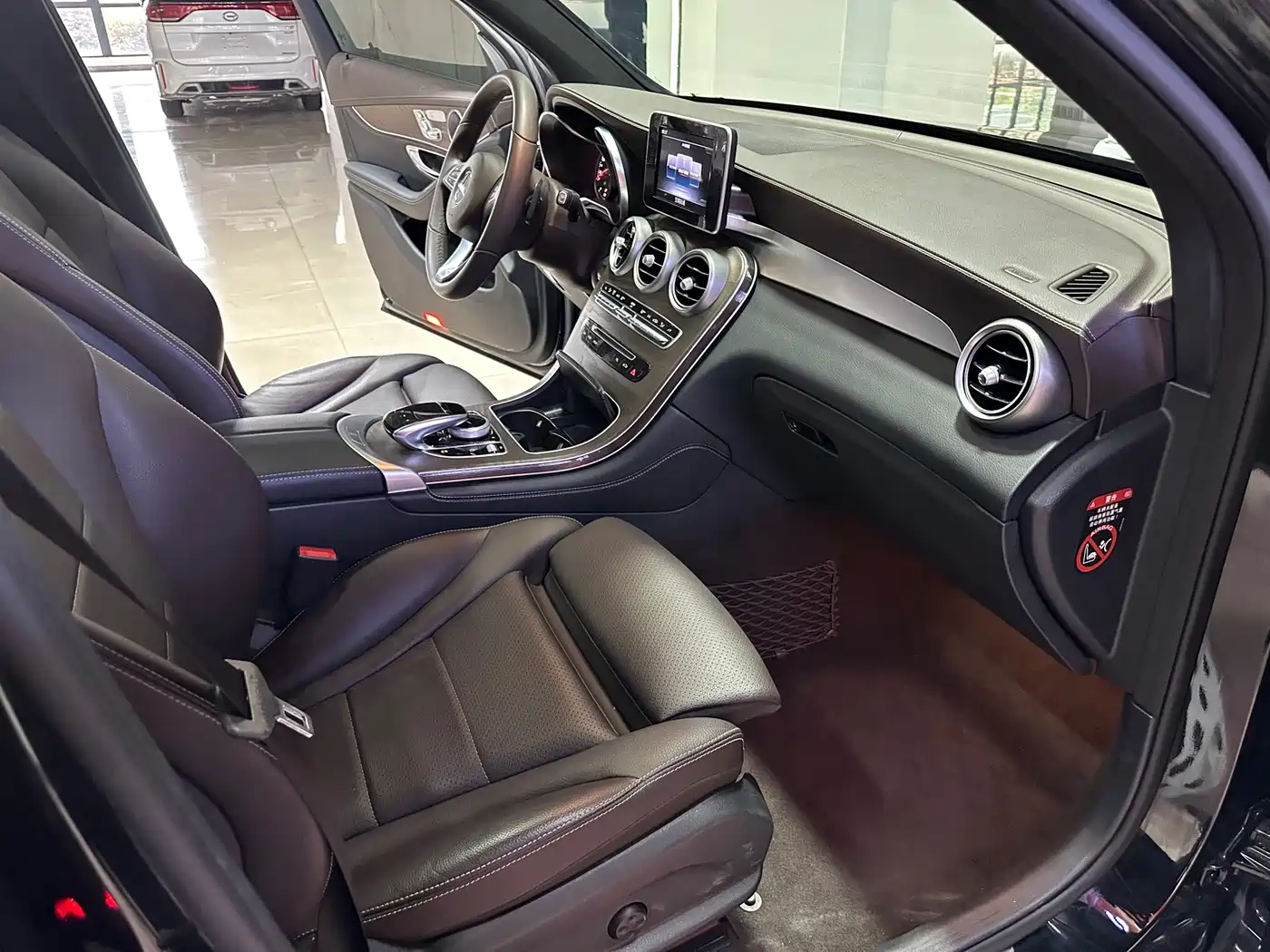 Mercedes-Benz GLC 2018 GLC 300 4MATIC Dynamic фото 6