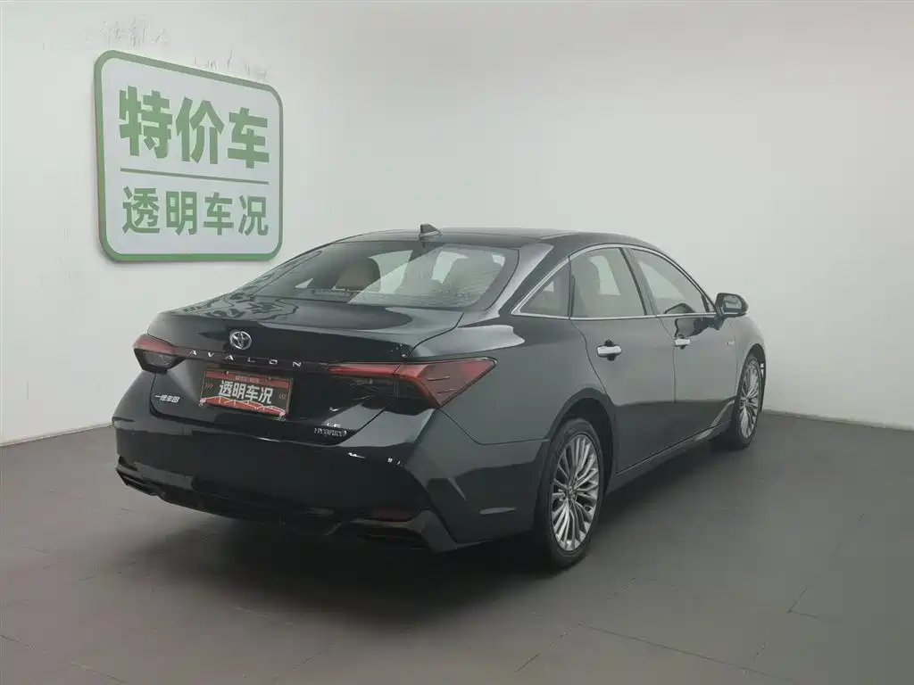 Toyota Avalon 2019 Hybrid 2.5L XLE Premium Edition China VI фото 2