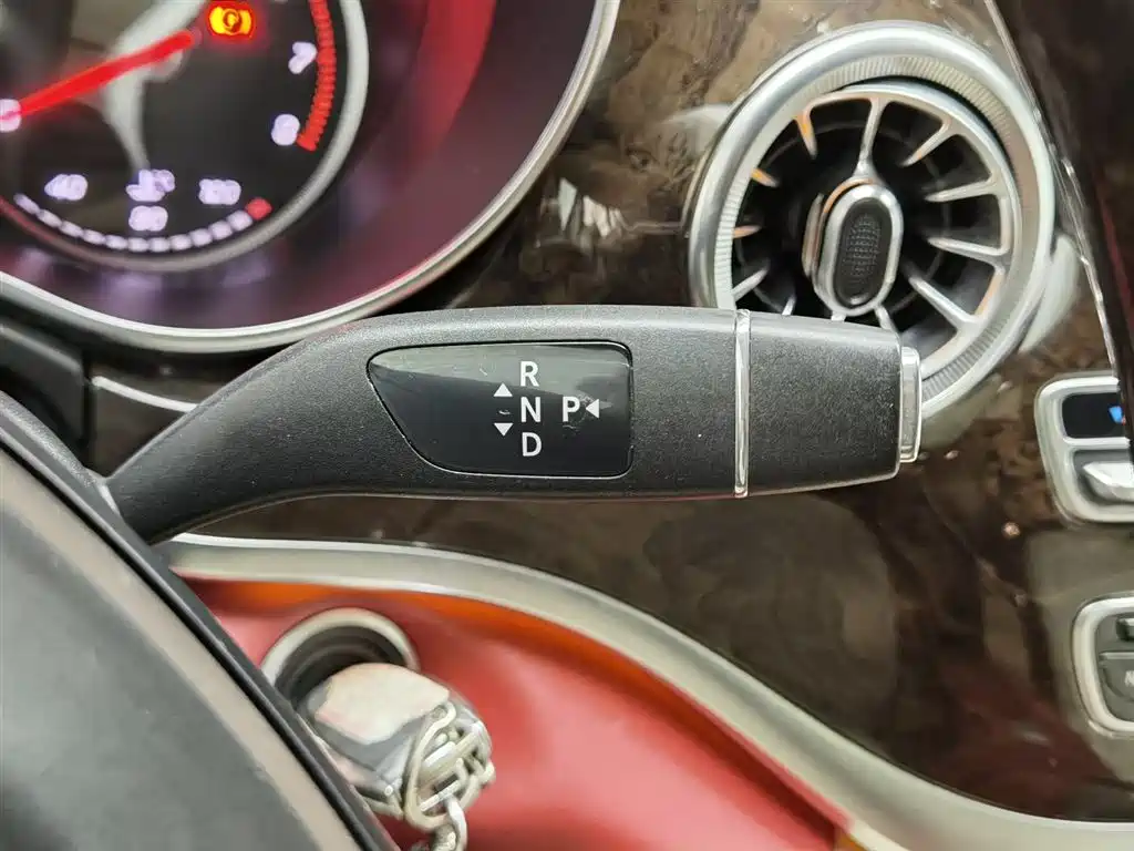 Mercedes-Benz V-Class 2016 V 260 L Premium Long фото 13