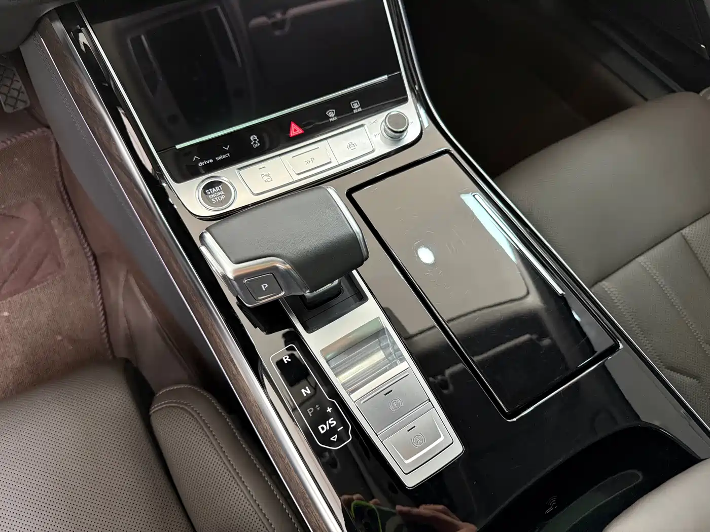 Audi A8 2023 A8L 55 TFSI quattro Flagship фото 7