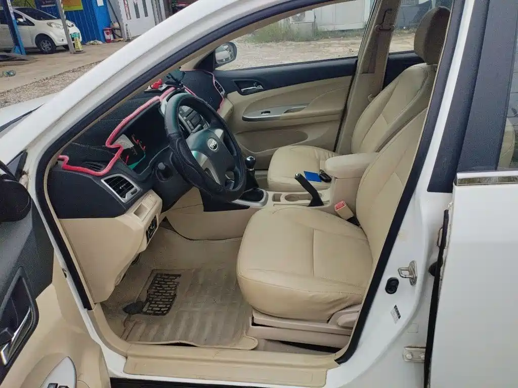 BYD F3 2015 2015 Energy-saving Edition 1.5L Manual Luxury