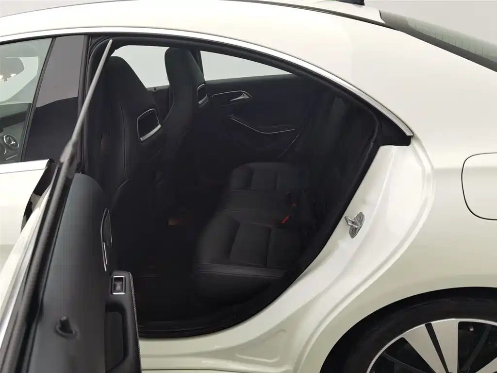 Mercedes-Benz CLA (Import) 2016 Facelift CLA 200 Style фото 15