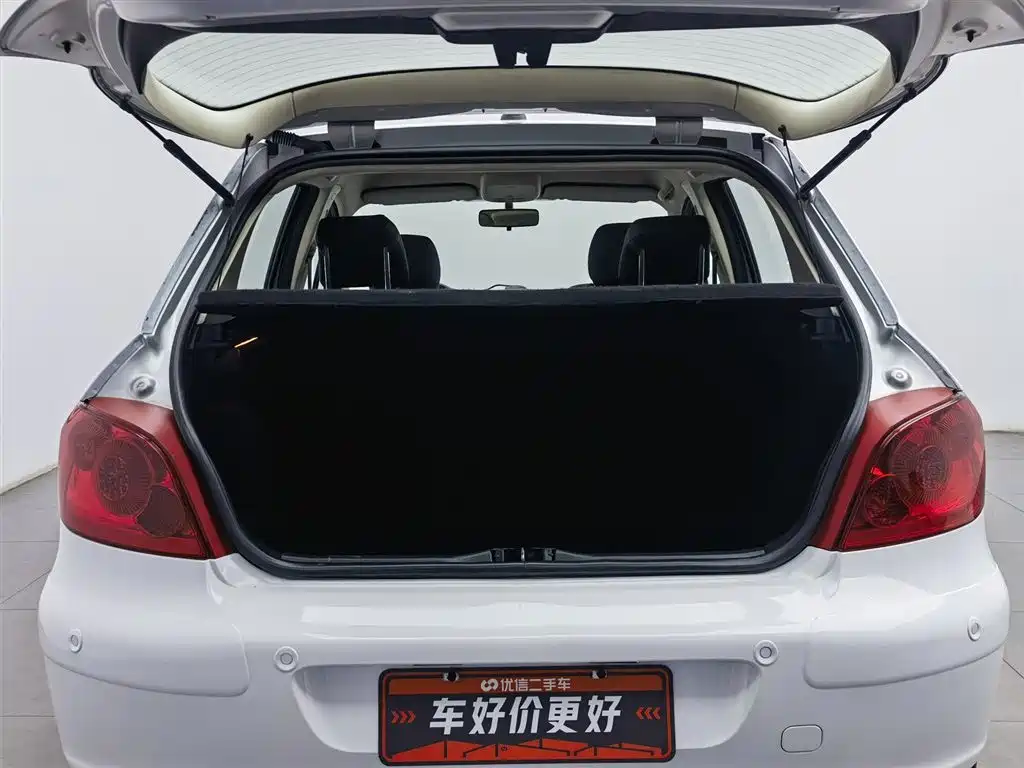 Peugeot 307 2010 Model Hatchback 2.0L Automatic Comfort Edition фото 16