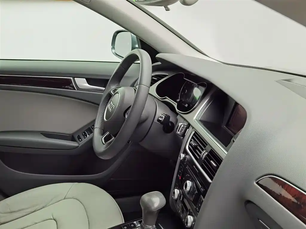 Audi A4L 2015 35 TFSI Auto Comfort фото 22
