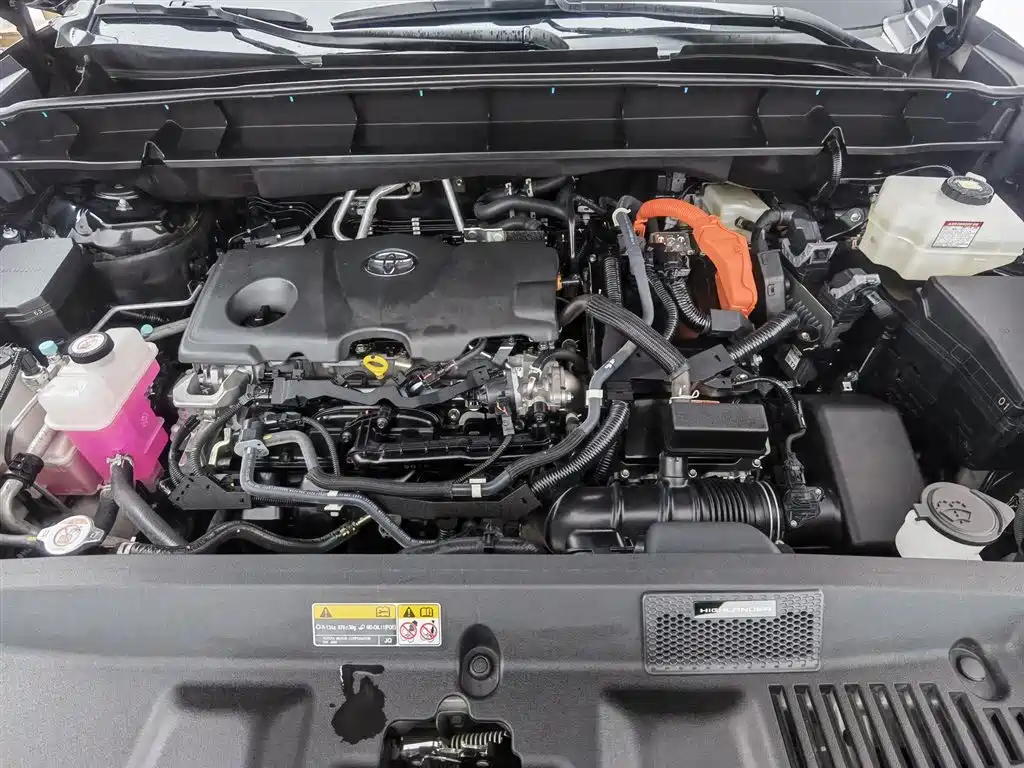 TOYOTA HIGHLANDER