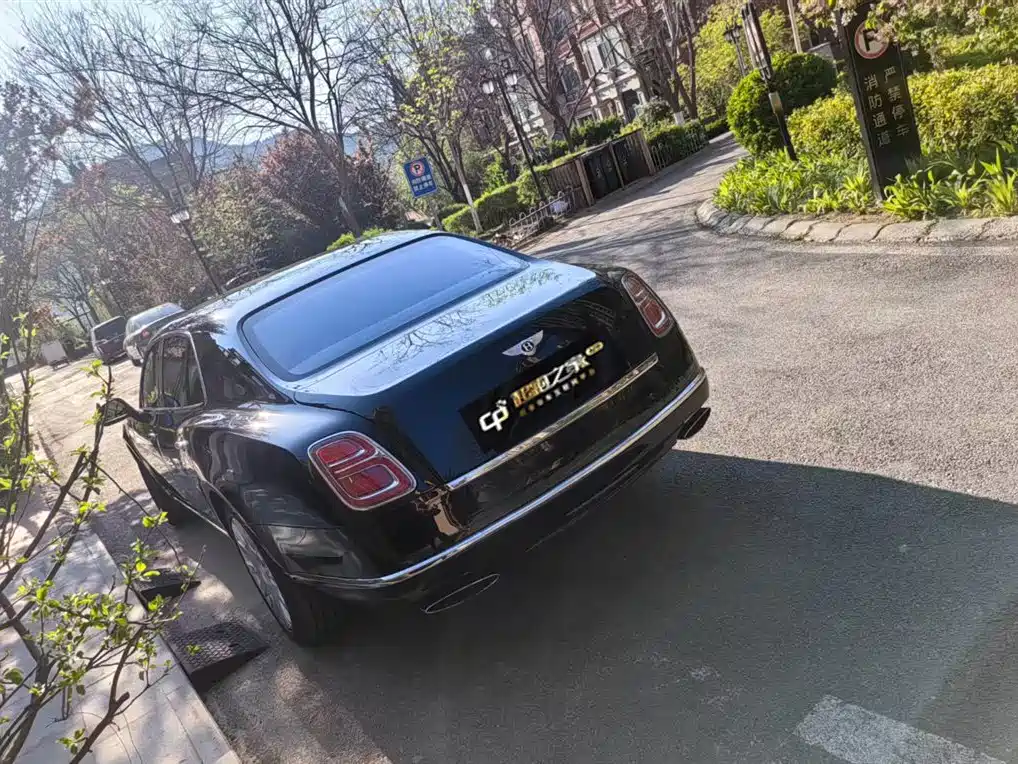 Bentley Mulsanne 2017 6.8T Long Wheelbase фото 6