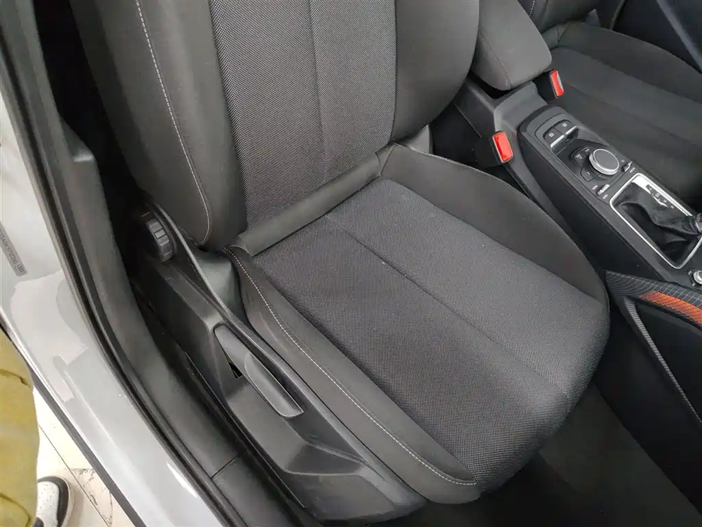 Audi Q2L 2018 35 TFSI Launch Exclusive Edition China V фото 20