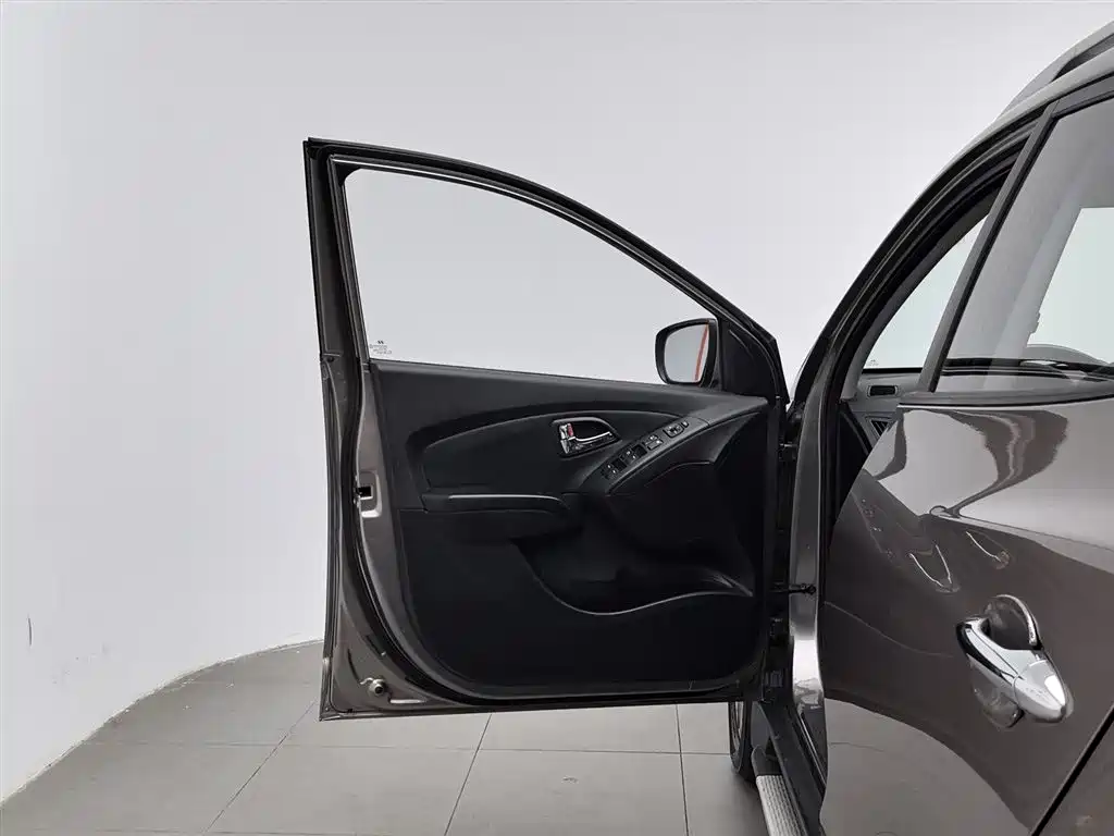 Hyundai Beijing Hyundai ix35 2013 2.0L Automatic 2WD Smart GLS China V фото 8