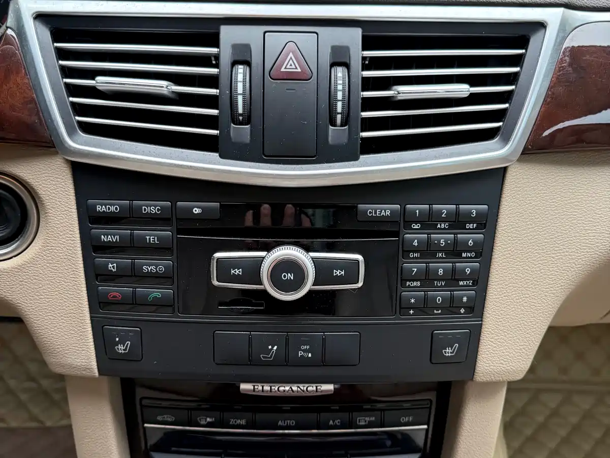 Mercedes-Benz E-Class 2012 E 300 L Fashion фото 5