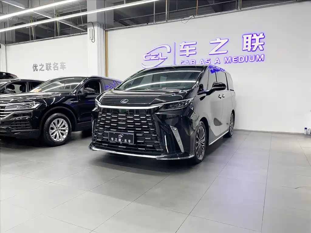 Lexus LM 2023 350h 7-Seater Elegance Edition фото 3